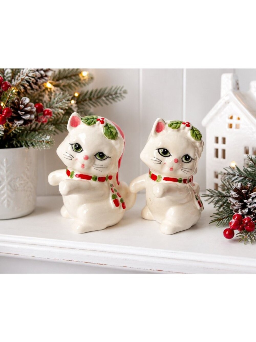 Vintage Lefton Christmas Cat Salt & Pepper Shakers Kittens Holly 3" Japan